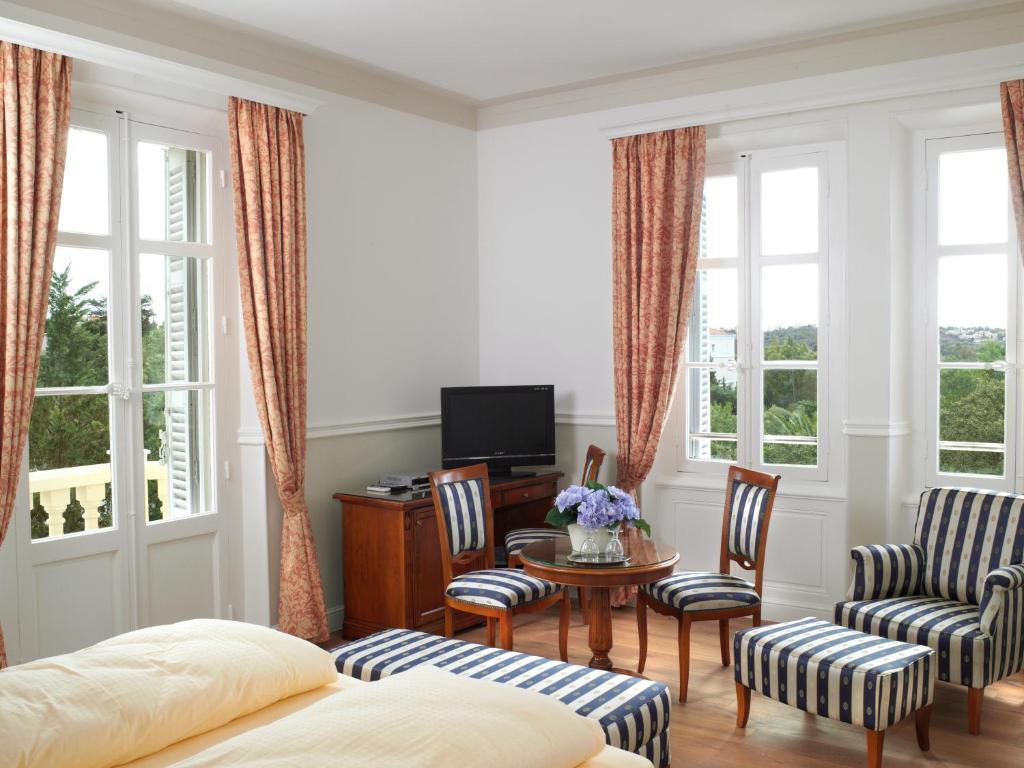 Hôtel Villa La Chêneraie Saint-Raphaël Chambre photo